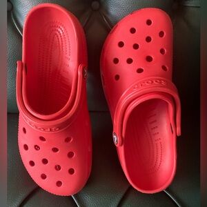 Red Crocs Classic Clogs Sz. M7/W9